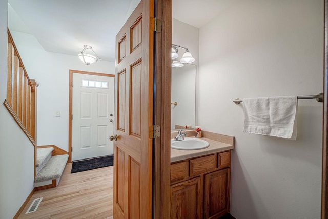 601 AZTALAN Drive, Madison, WI 53718