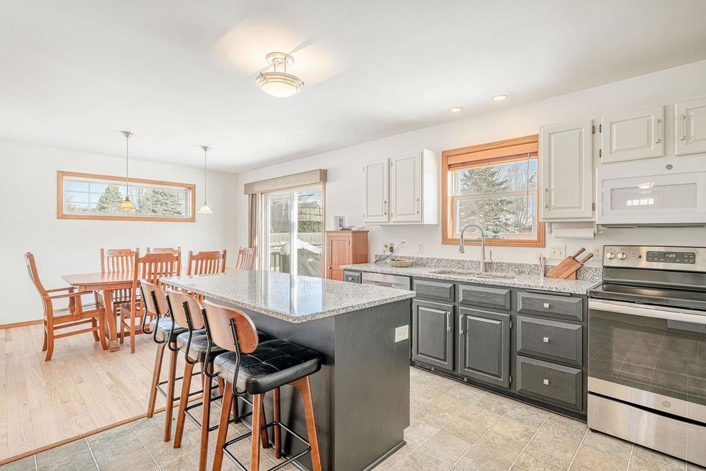 601 AZTALAN Drive, Madison, WI 53718