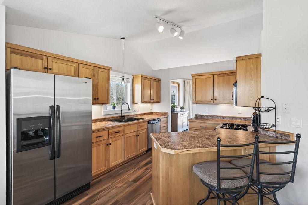 929 Farmers Ridge Trail, Belle Plaine, MN 56011 — photo 4