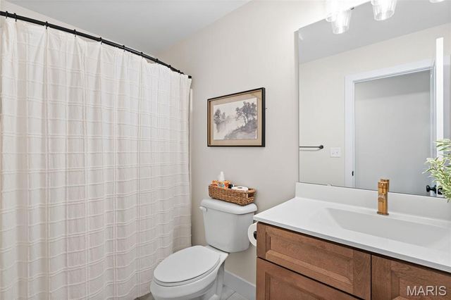 2317 Fiddlers Close Road, Washington, MO 63090