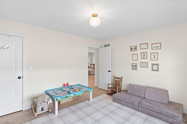 2317 Fiddlers Close Road, Washington, MO 63090