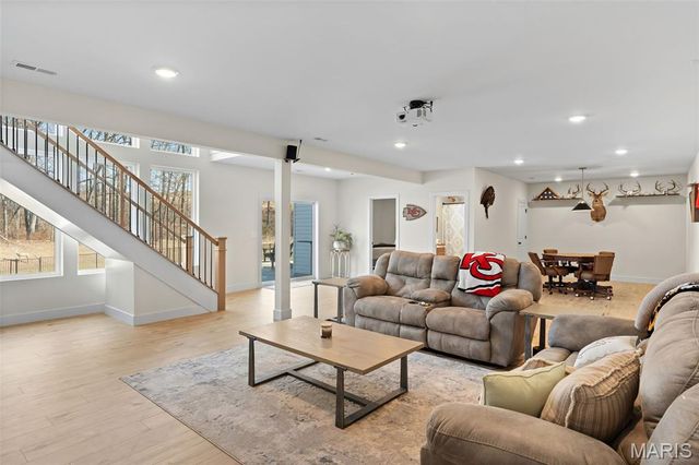 2317 Fiddlers Close Road, Washington, MO 63090