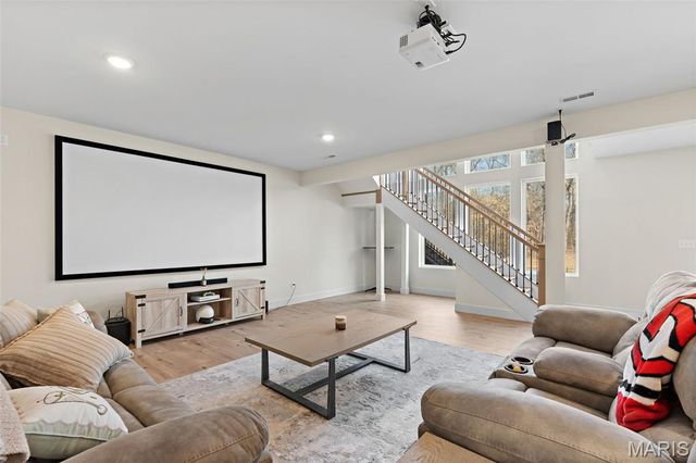 2317 Fiddlers Close Road, Washington, MO 63090