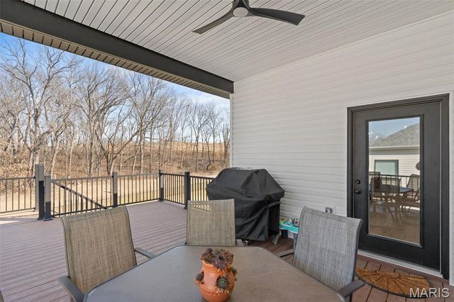 2317 Fiddlers Close Road, Washington, MO 63090