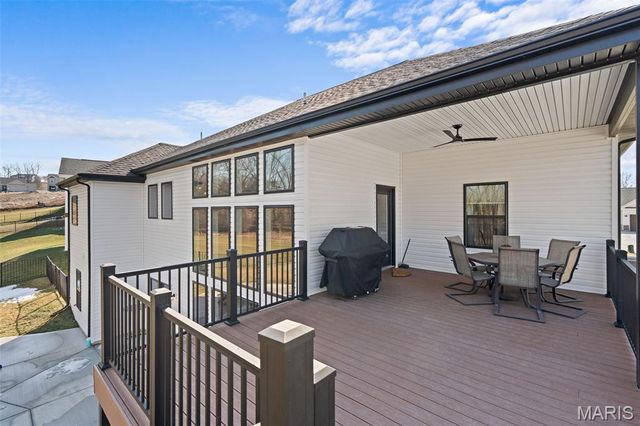 2317 Fiddlers Close Road, Washington, MO 63090