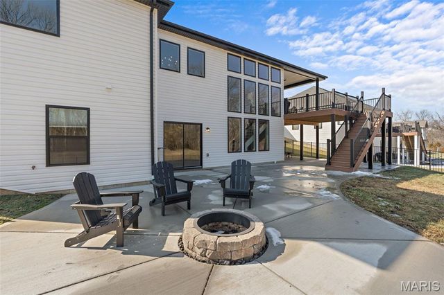 2317 Fiddlers Close Road, Washington, MO 63090