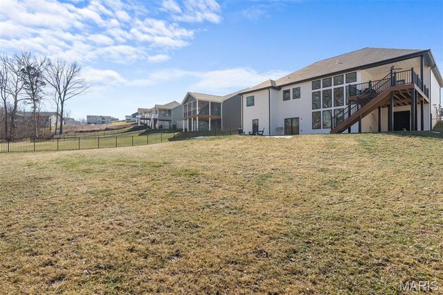 2317 Fiddlers Close Road, Washington, MO 63090