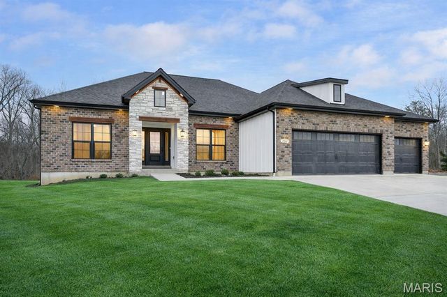 2317 Fiddlers Close Road, Washington, MO 63090
