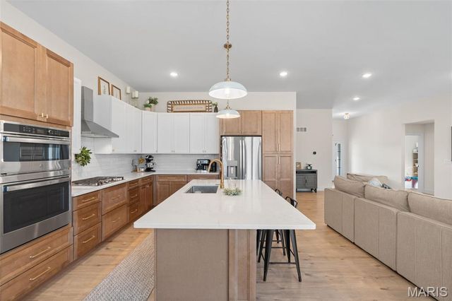 2317 Fiddlers Close Road, Washington, MO 63090