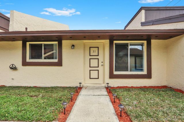 5272 Bosque Lane 31, West Palm Beach, FL 33415