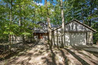 02400 37 1/2 Street, Gobles, MI 49055