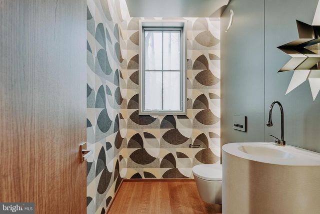 7029 LONGWOOD DR, Bethesda, MD 20817