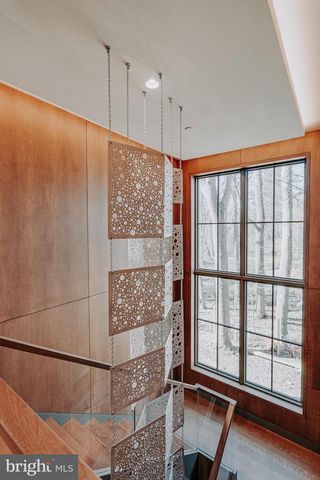 7029 LONGWOOD DR, Bethesda, MD 20817