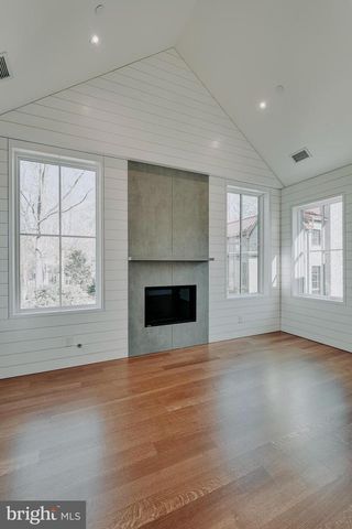 7029 LONGWOOD DR, Bethesda, MD 20817