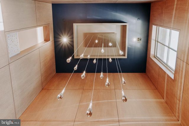 7029 LONGWOOD DR, Bethesda, MD 20817