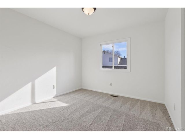 3128 Sweet Gum Ct, Loveland, CO 80538