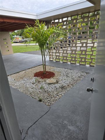 301 Pennsylvania Ave, Fort Lauderdale, FL 33312