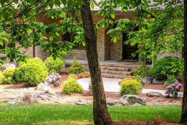 72 Cool Springs Road, Signal Mountain, TN 37377