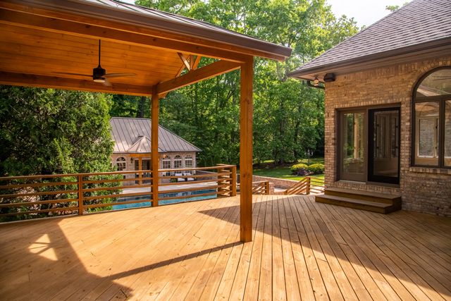 72 Cool Springs Road, Signal Mountain, TN 37377