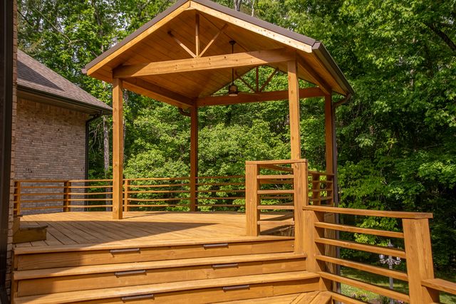72 Cool Springs Road, Signal Mountain, TN 37377