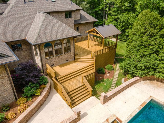72 Cool Springs Road, Signal Mountain, TN 37377