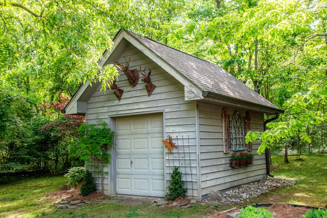 72 Cool Springs Road, Signal Mountain, TN 37377