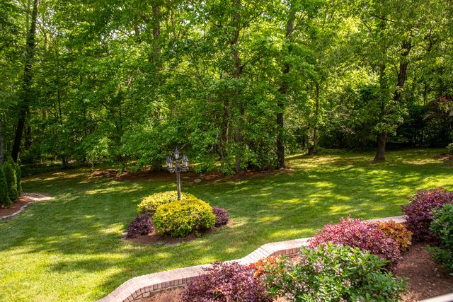 72 Cool Springs Road, Signal Mountain, TN 37377