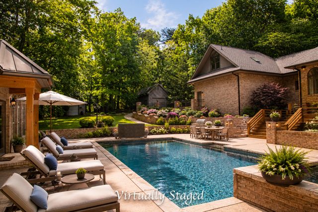 72 Cool Springs Road, Signal Mountain, TN 37377
