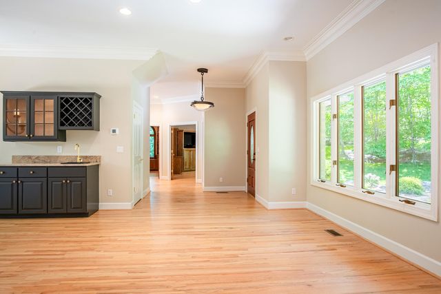 72 Cool Springs Road, Signal Mountain, TN 37377