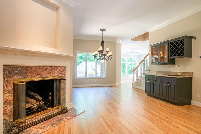 72 Cool Springs Road, Signal Mountain, TN 37377