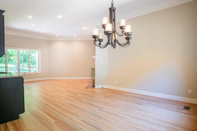 72 Cool Springs Road, Signal Mountain, TN 37377