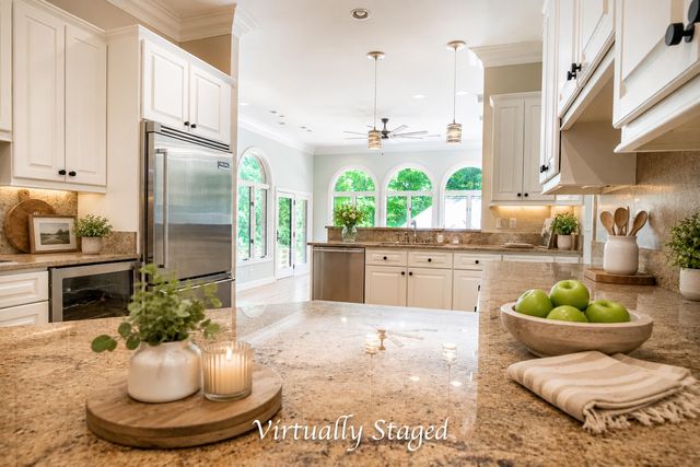 72 Cool Springs Road, Signal Mountain, TN 37377