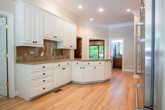 72 Cool Springs Road, Signal Mountain, TN 37377