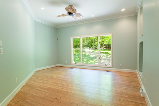 72 Cool Springs Road, Signal Mountain, TN 37377