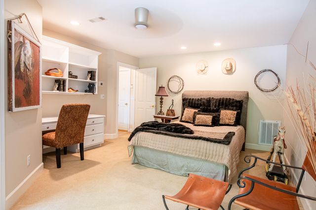 72 Cool Springs Road, Signal Mountain, TN 37377