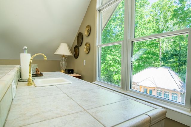 72 Cool Springs Road, Signal Mountain, TN 37377