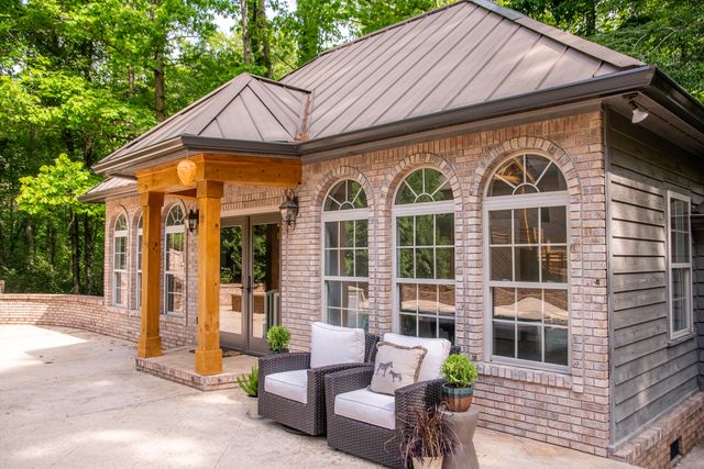 72 Cool Springs Road, Signal Mountain, TN 37377