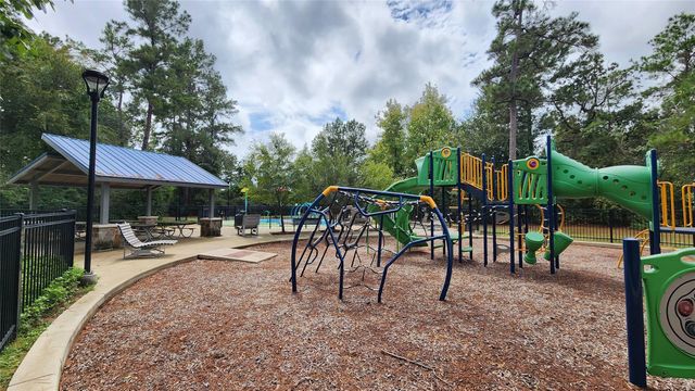 135 Piney Pathway, Magnolia, TX 77354
