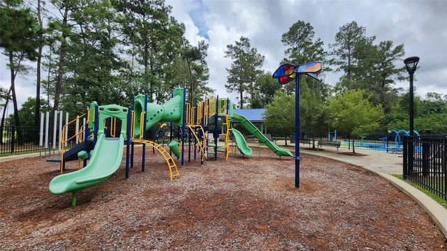 135 Piney Pathway, Magnolia, TX 77354