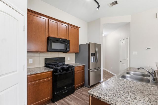 135 Piney Pathway, Magnolia, TX 77354