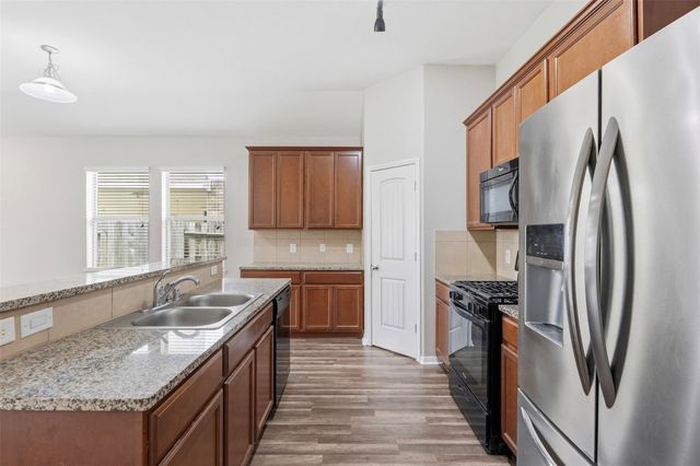 135 Piney Pathway, Magnolia, TX 77354