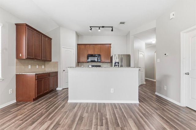135 Piney Pathway, Magnolia, TX 77354