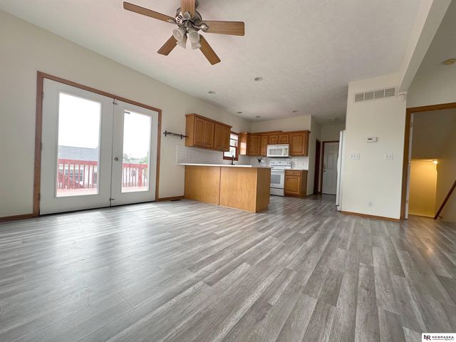 8621 Lavender Circle, Lincoln, NE 68505