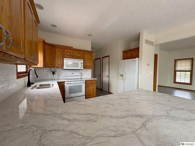 8621 Lavender Circle, Lincoln, NE 68505