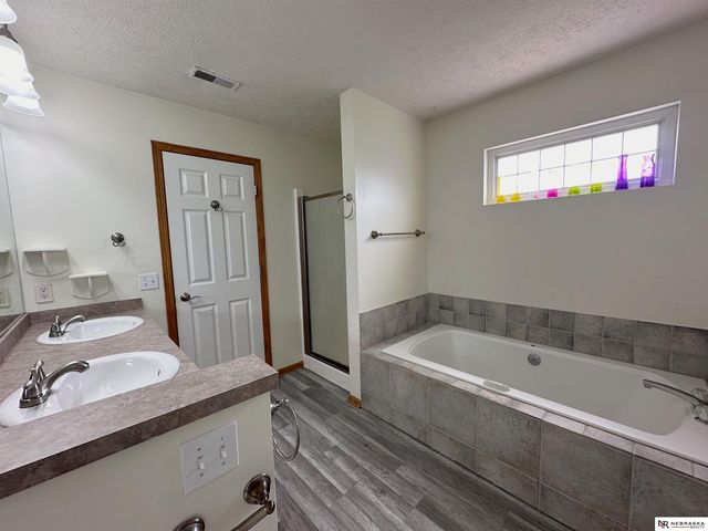 8621 Lavender Circle, Lincoln, NE 68505