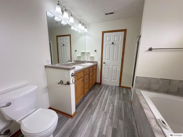 8621 Lavender Circle, Lincoln, NE 68505