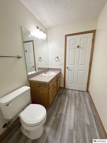 8621 Lavender Circle, Lincoln, NE 68505