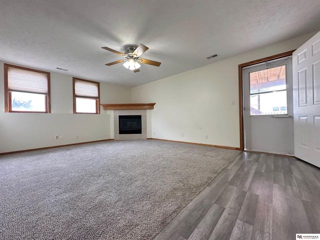 8621 Lavender Circle, Lincoln, NE 68505