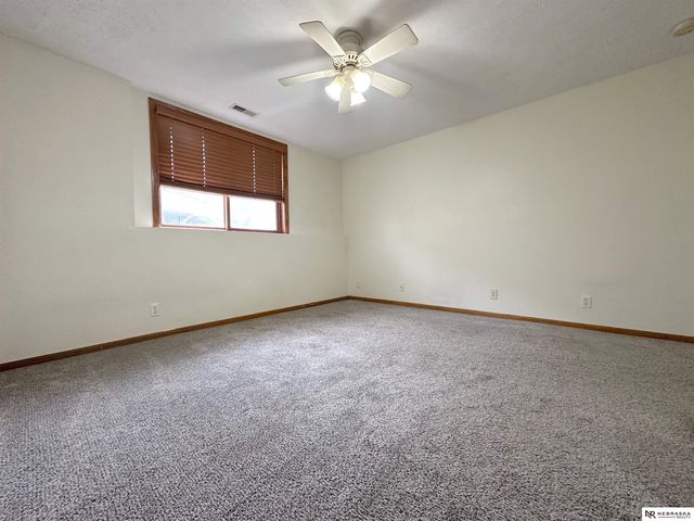 8621 Lavender Circle, Lincoln, NE 68505