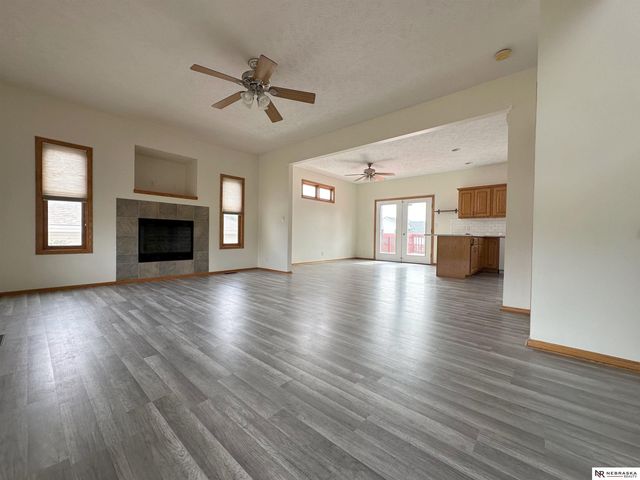 8621 Lavender Circle, Lincoln, NE 68505